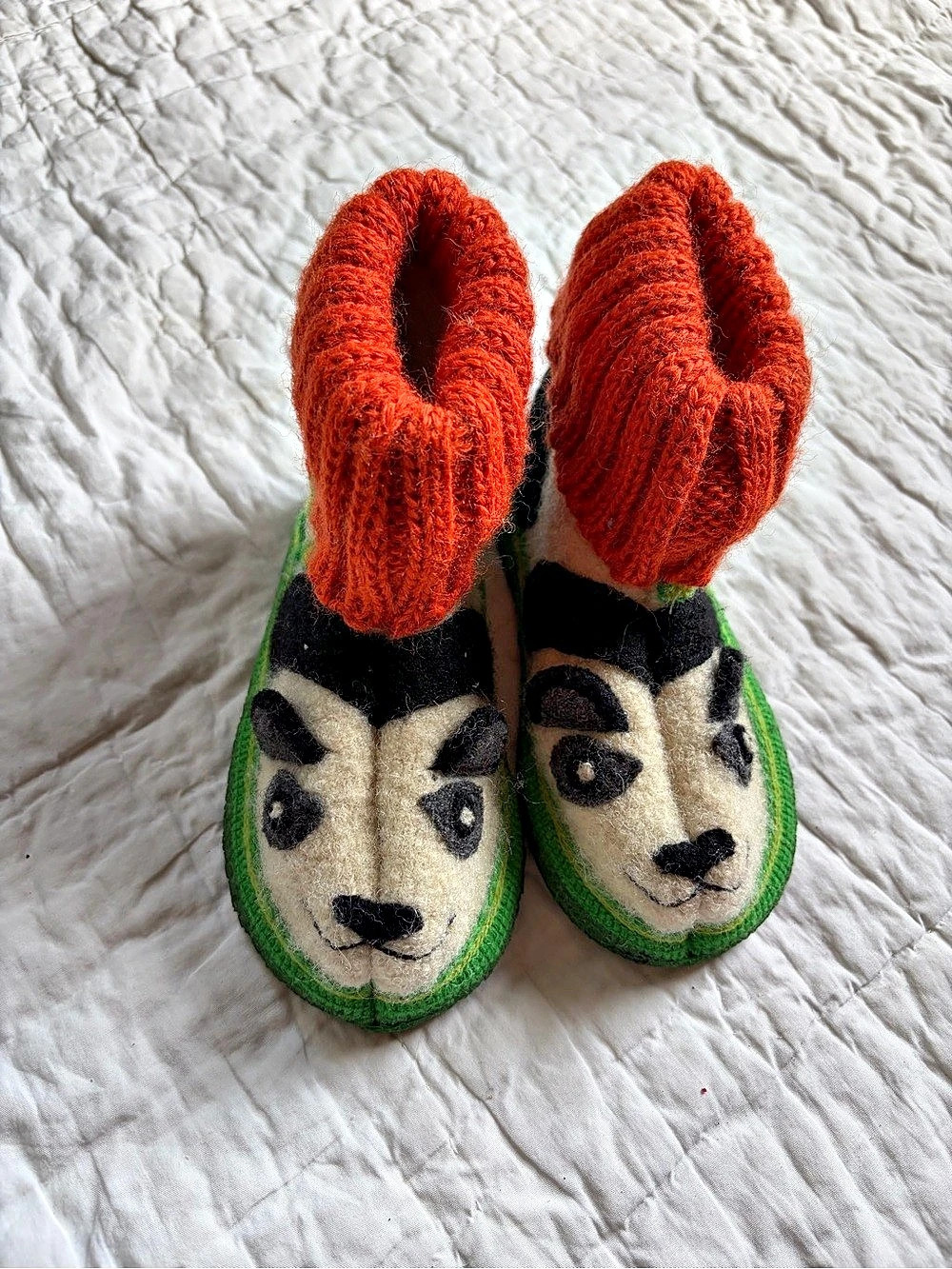 Youth Slippers 7c, Wool panda boots